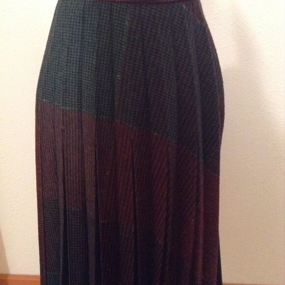 Vintage 1970s '70s Pleated Plaid Wool Skirt - Picture 3 of 5